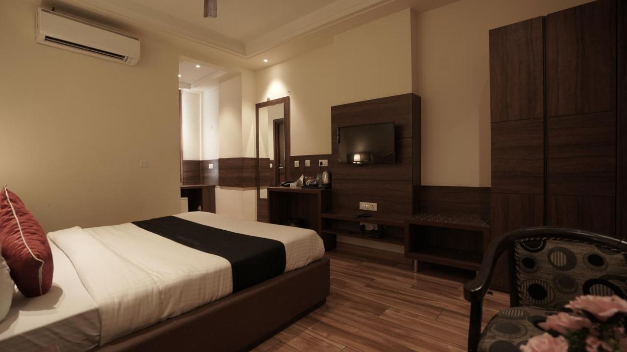 Bhagya Raj Palace By Wb Comfort Kanpur Exterior foto